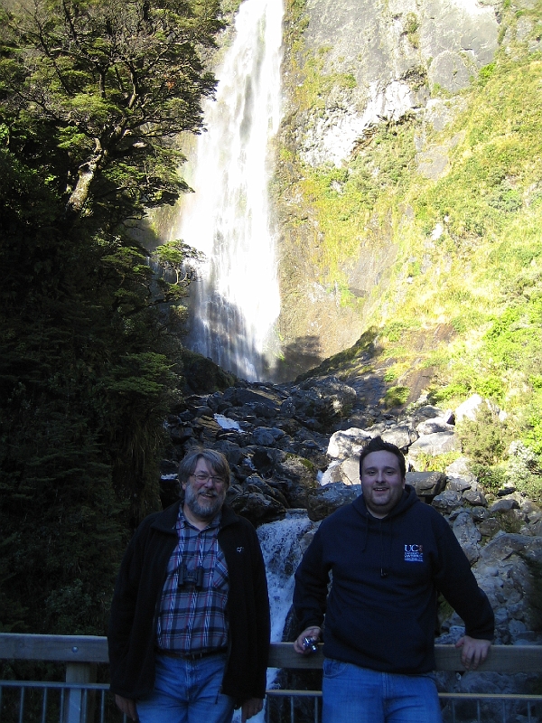 IMG_2157.JPG - Devil's Punchbowl Falls: Chris and Matt