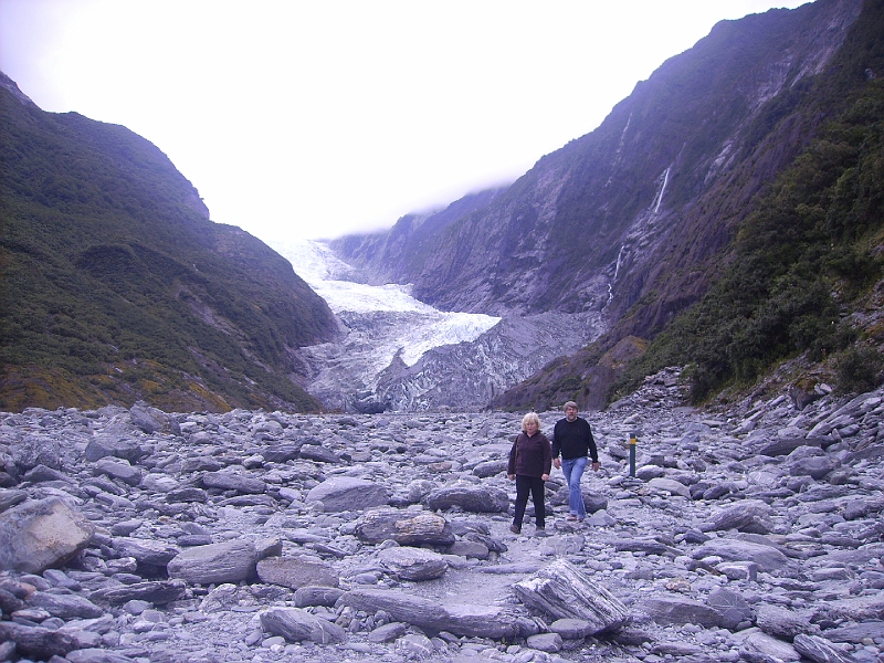 PICT2619.JPG - Walk to the glacier
