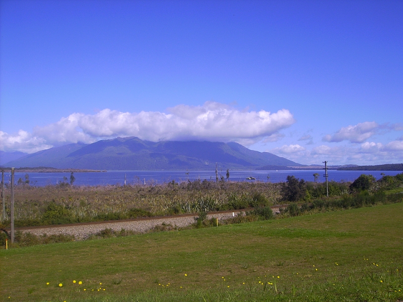 PICT2695.JPG - Lake Brunner